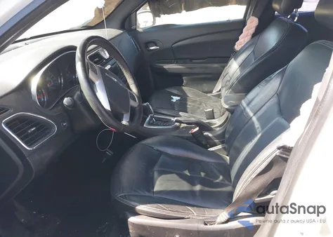 2013 Chrysler 200 Limited z USA, uszkodzony, nr VIN 1C3CCBCG0DN744154